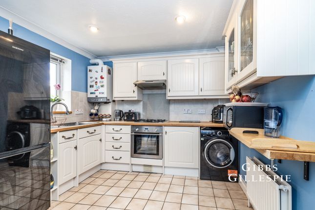 13, Courtens Mews, Stanmore photo 4