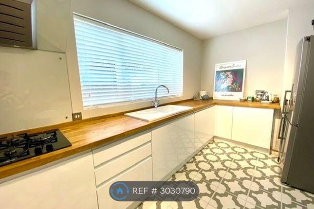 Flat, Cedar Court Christchurch Road, Winchester photo 4