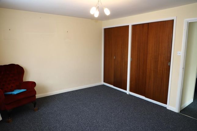 Flat to rent in Palmerston House, Palmers Green