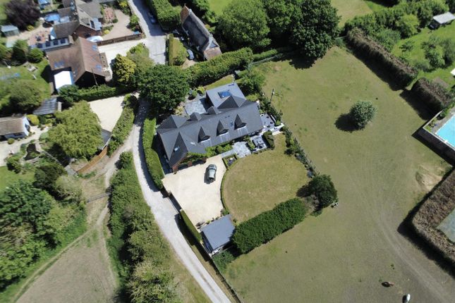 CROSSWAYS, Manor Lane, Chieveley Newbury photo 3