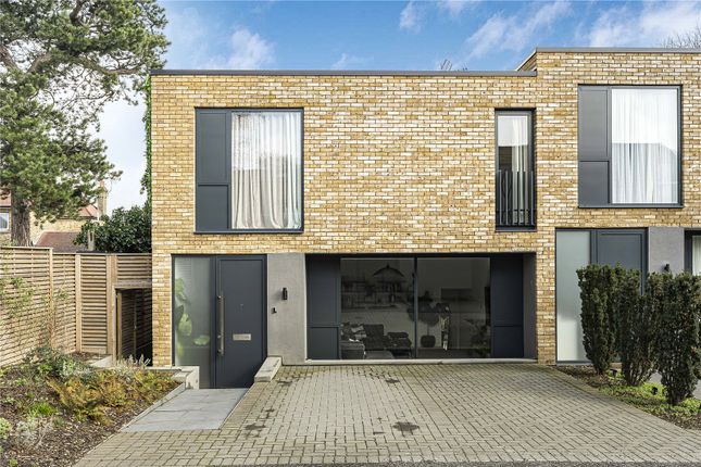 Thumbnail Semi-detached house for sale in Avenue Road, Southgate, London