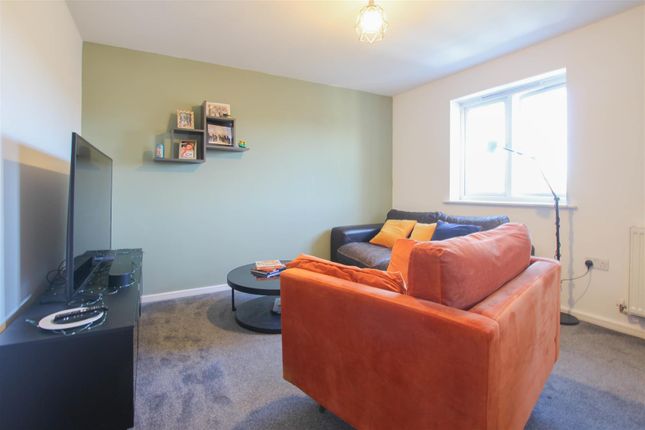 8, Crabtrees, Saffron Walden photo 3