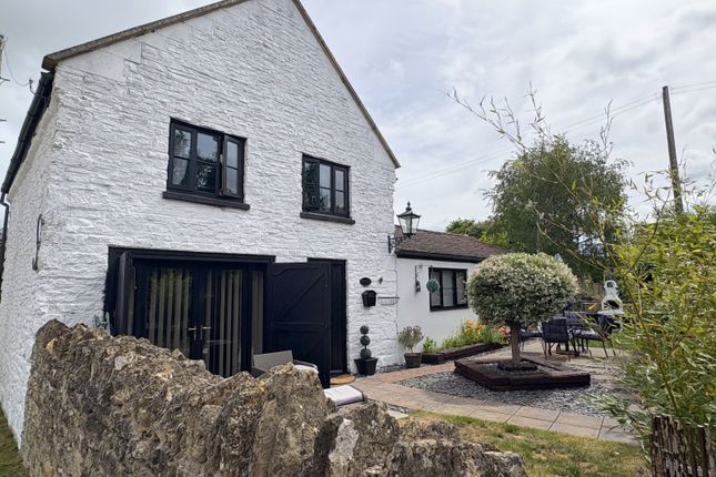 2 Bedroom Detached House For Sale