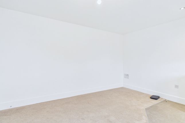 Flat 12, Garrick House, 76 High Street, Peterborough photo 4