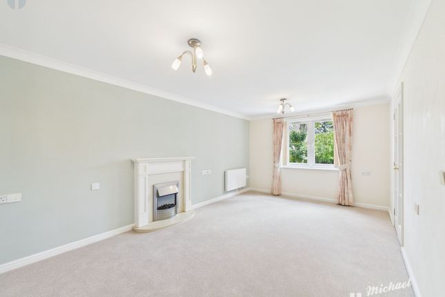 12 Pearl Court, Aylesbury photo 2
