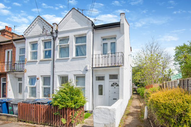 Thumbnail Flat for sale in Welbeck Road, Barnet