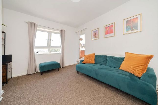 60, William Banfield House, Fulham photo 2