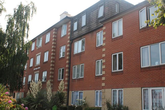 Flat to rent in Broadwater Road, Broadwater, Worthing
