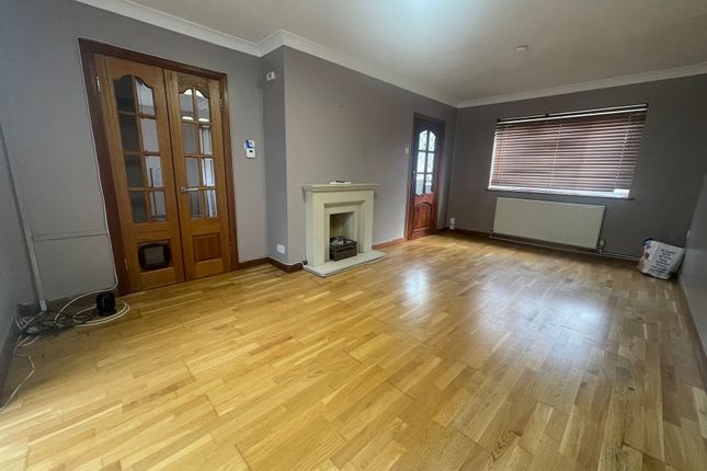 5 Prestwood, Slough photo 4
