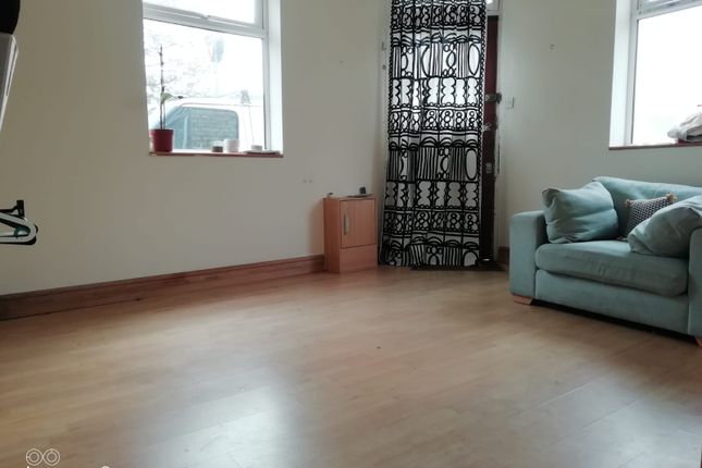 Thumbnail Flat to rent in Stanley Road, Ilford, Essex