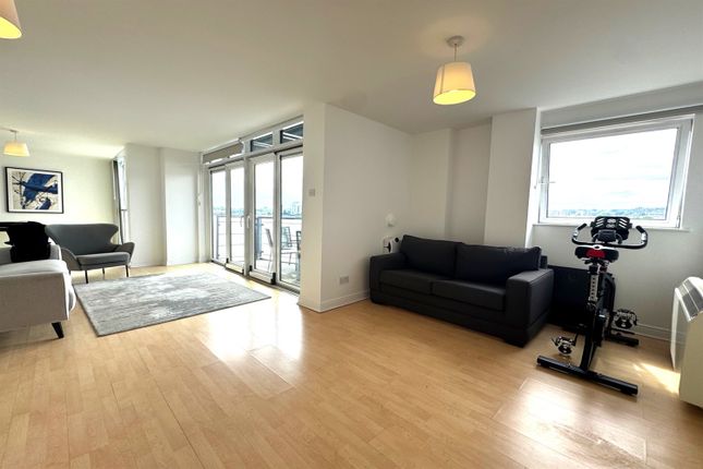 32 Lowestoft Mews, Galleons Lock, London photo 4