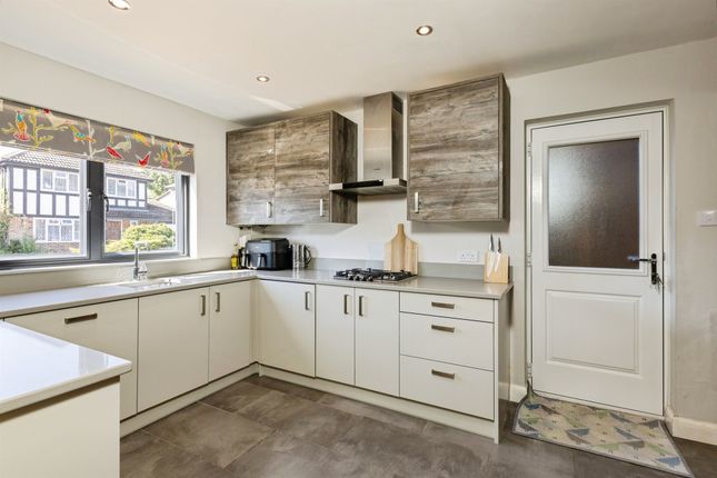 6, Melksham Close, Reading photo 2