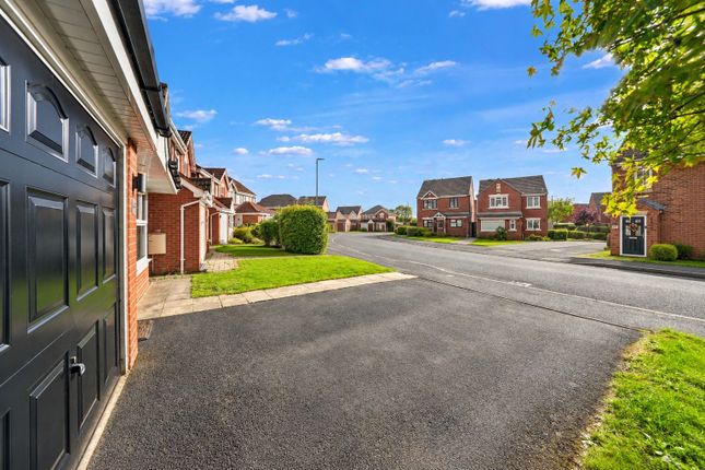 53, Wood Common Grange, Walsall photo 3