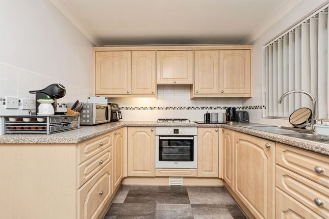 32, Langdale Drive, Pontefract photo 2