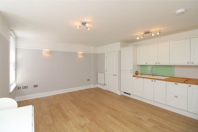 Flat 2, 97, Lichfield Grove, London photo 3