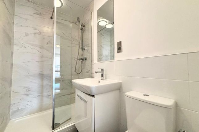 Apt 510, Quay Central, 9 Jesse Hartley Way, Liverpool photo 5