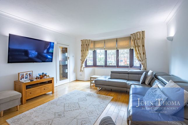 19, Coolgardie Avenue, Chigwell photo 4