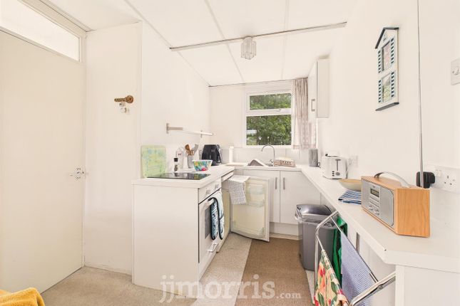 Lounge/Kitchen Area (Open Plan)