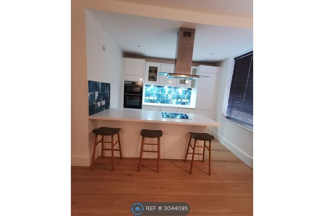 Flat   Ethelbert Crescent, Cliftonville, Margate photo 5