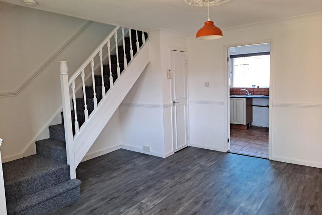 Orchid Close, Taunton photo 4