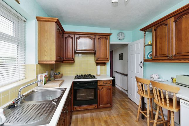 63, Milton Avenue, Rustington photo 3