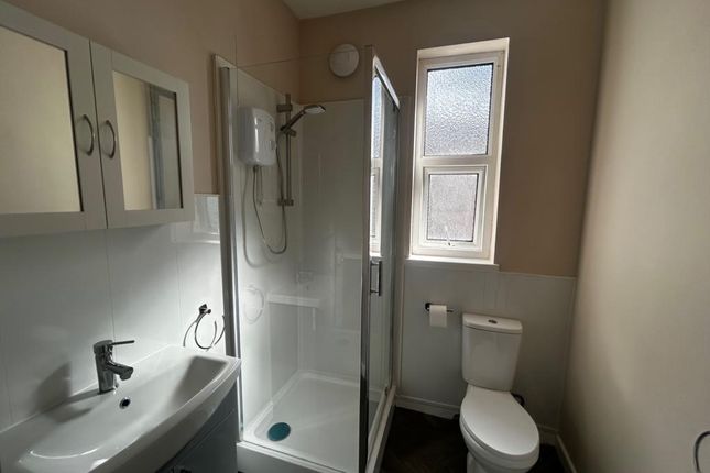 106 James Street, Llanelli Carmarthenshire, LLANELLI TOWN CENTRE photo 5