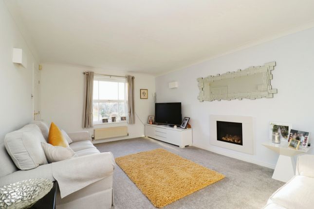 2, Brook View, Rugby photo 4
