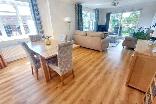 10 Fairview Park,, Overbury Road, Poole photo 4