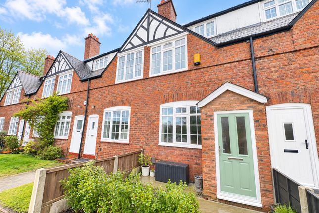 3-bed house on 31, Lawrence Road, Altrincham, £1,995/mo
