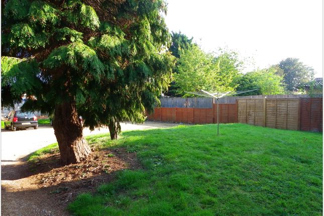 Flat 4, Cedar Court, Sholing, Southampton, Hampshire photo 3