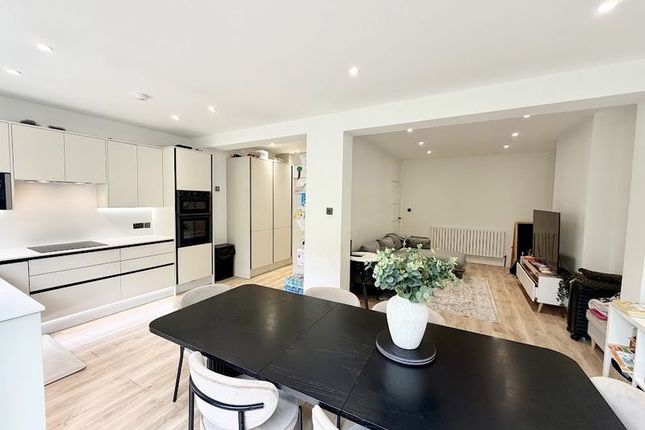 36, Parkside Way, Harrow photo 3
