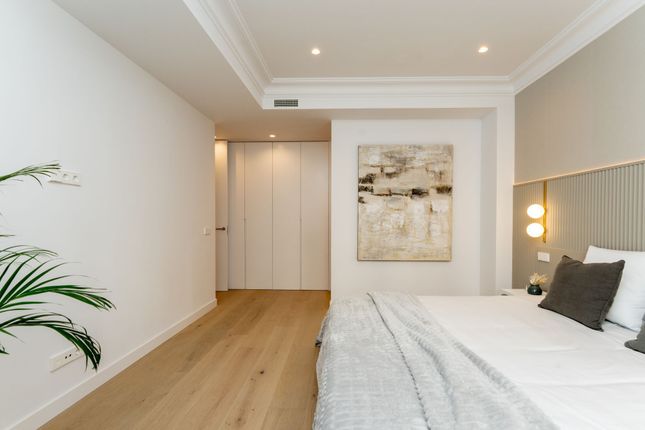 Apartment for sale in Street Name Upon Request, Madrid, Es