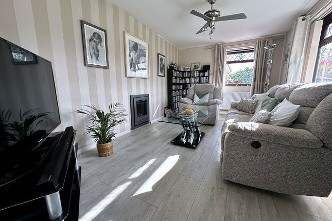 33, Apex Drive, Highbridge photo 2