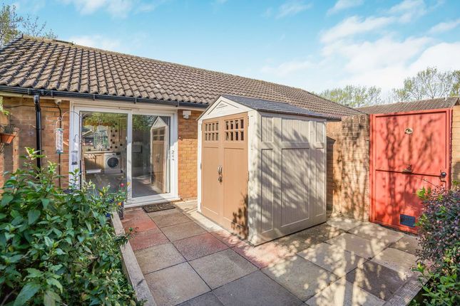 229, Arlott Crescent, Milton Keynes photo 4