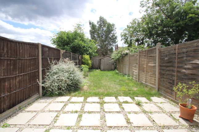 18, Croydon photo 4