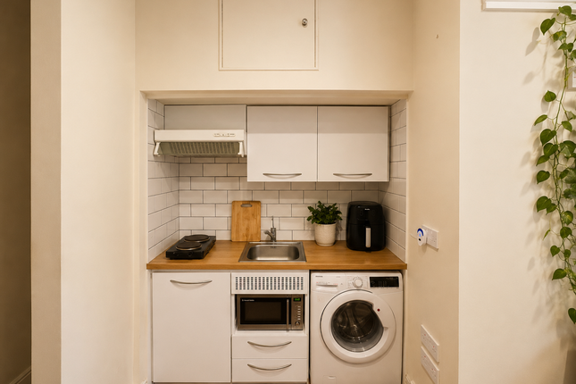 Flat 2  31A, Junction Road, London photo 4