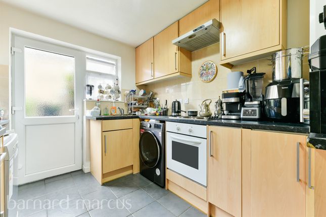Britannia Road, Surbiton photo 4