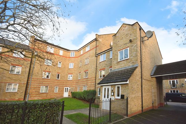Flat for sale in Rookes Crescent, Chelmsford