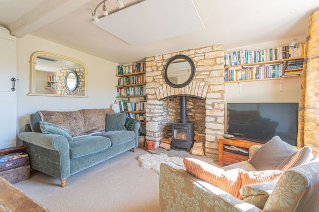 Bird Cottage, 14, Cottons Lane, Tetbury photo 2