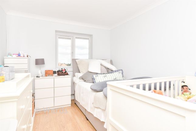 Peregrine Court, Edison Road, Welling photo 3