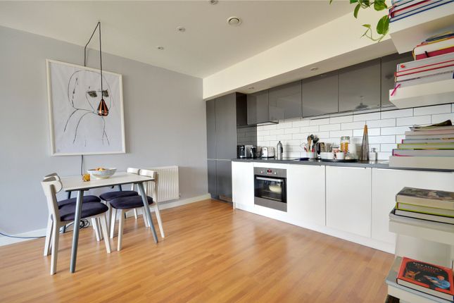 Flat 32 Clovelly Court, 10, Wintergreen Boulevard, West Drayton photo 4