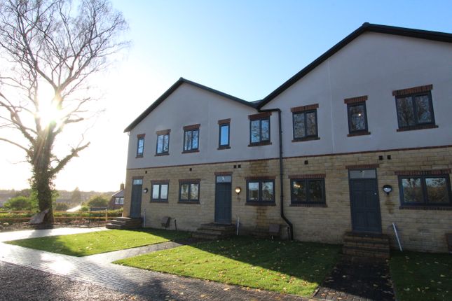 Town house to rent in Housley Lane, Chapeltown, Sheffield