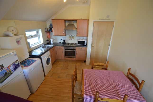 2 bed flat to rent in Llanishen Street, Heath, Cardiff CF14