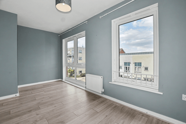 14, Hyde Grove, Dartford photo 4