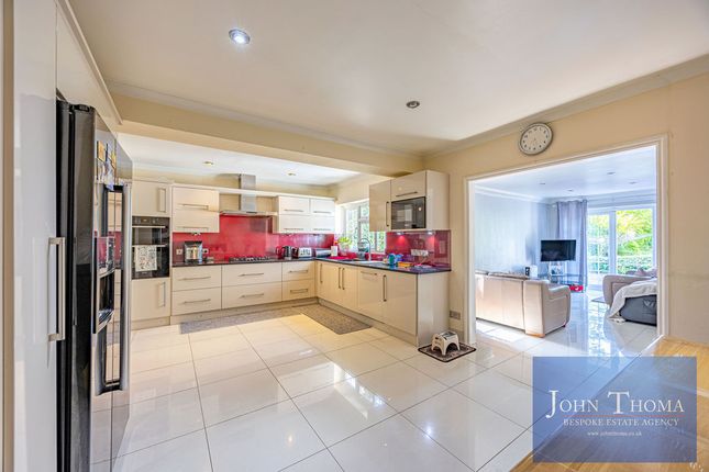 53, Tomswood Road, Chigwell photo 4