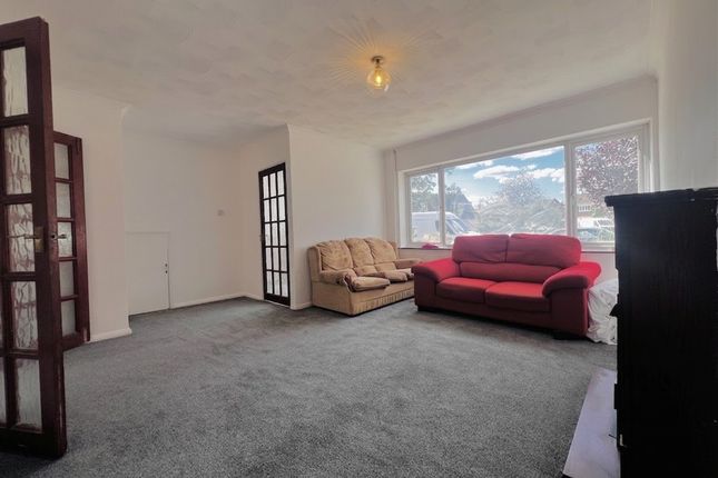 143, Cheyne Way, Farnborough photo 2