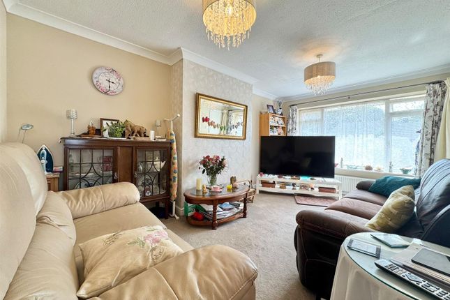 8, Castle Park, Cullompton photo 3