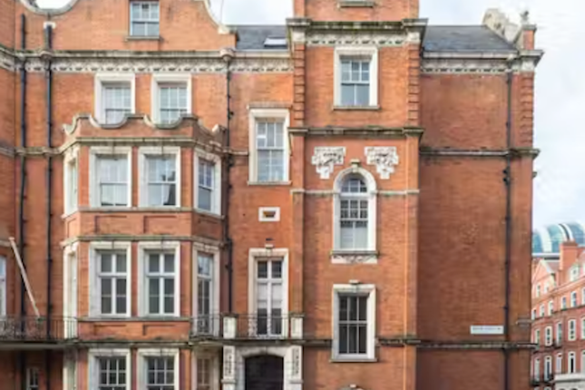 Office to let in Green Street, London