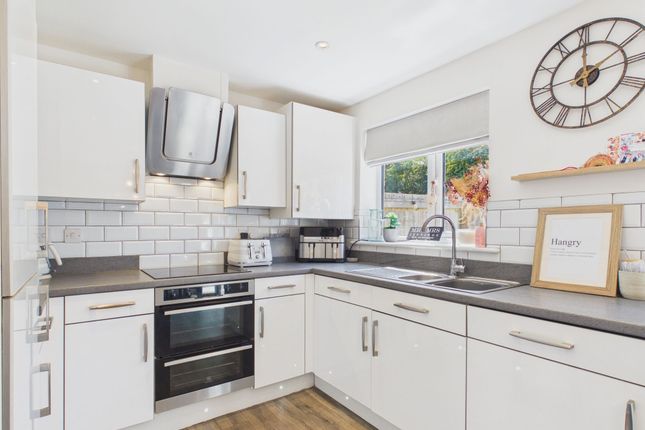 15, Plasnewydd Walk, Llantwit Major, CF61 photo 4