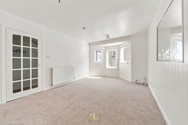 22, st james court/Arklay street, dundee photo 4
